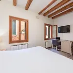 B And B Casanova Ai Tolentini Ξενοδοχείο 3*
