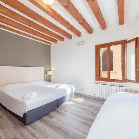 B And B Casanova Ai Tolentini Venedig