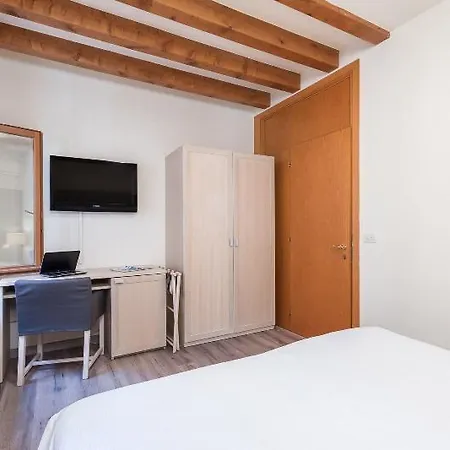 B And B Casanova Ai Tolentini 3* Venedig
