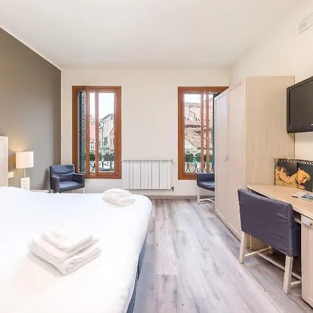 Casanova Ai Tolentini Hotel 3*