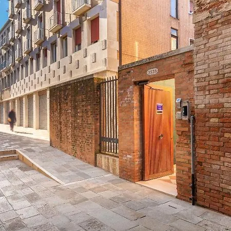 B And B Casanova Ai Tolentini 3* Venedig