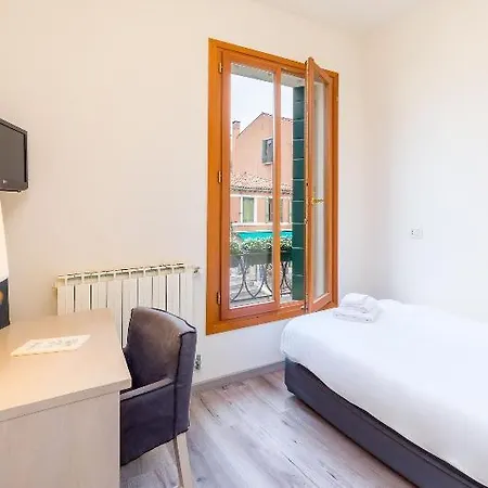 B And B Casanova Ai Tolentini Hotell Venedig