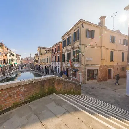 B And B Casanova Ai Tolentini Venedig