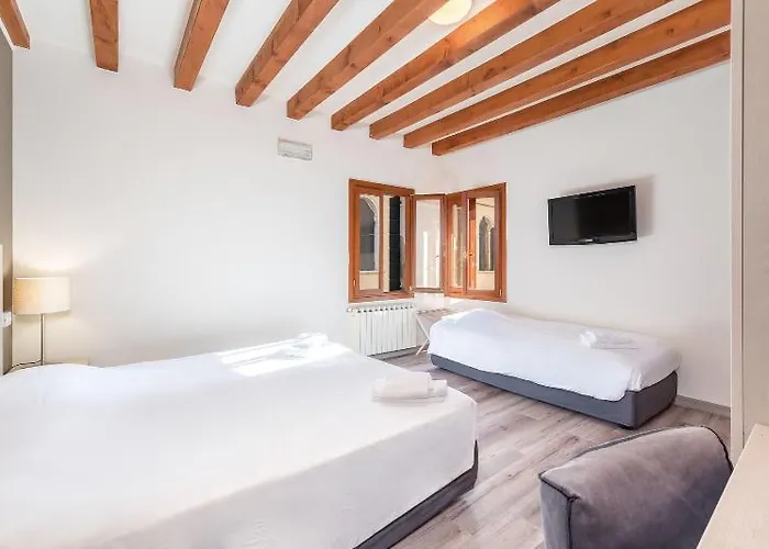 B And B Casanova Ai Tolentini Hotel