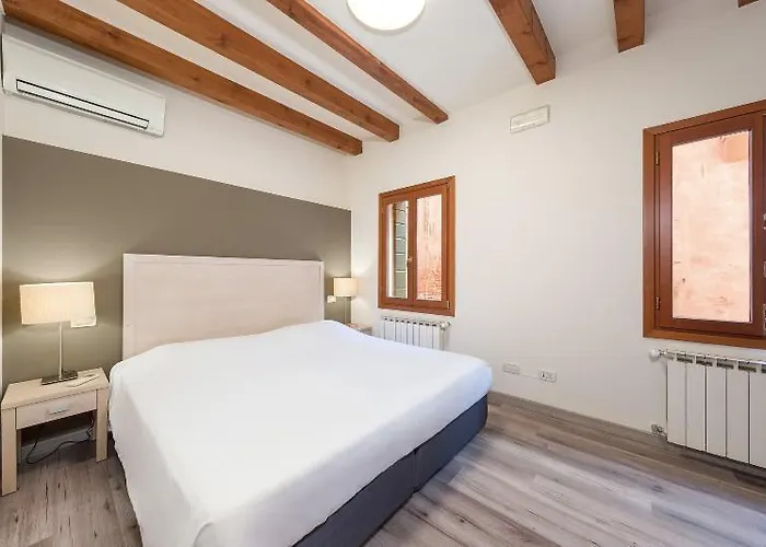 B And B Casanova Ai Tolentini Venedig