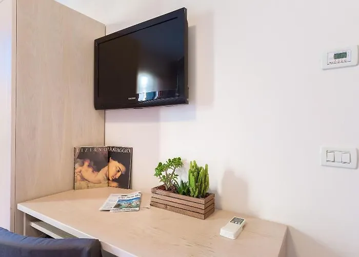 B And B Casanova Ai Tolentini Hotel 3*