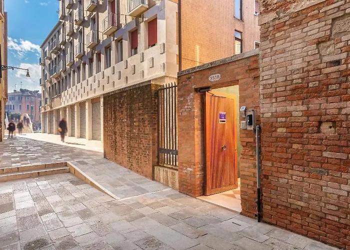 B And B Casanova Ai Tolentini 3* Venedig