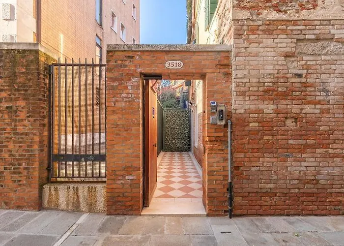 Hotel B And B Casanova Ai Tolentini Venedig